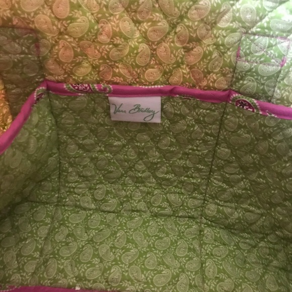 Vera Bradley overnight bag- excellent condition - Picture 3 of 6